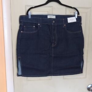 NWOT Abercrombie & Fitch Size 14 Denim Knee Length Pencil Skirt